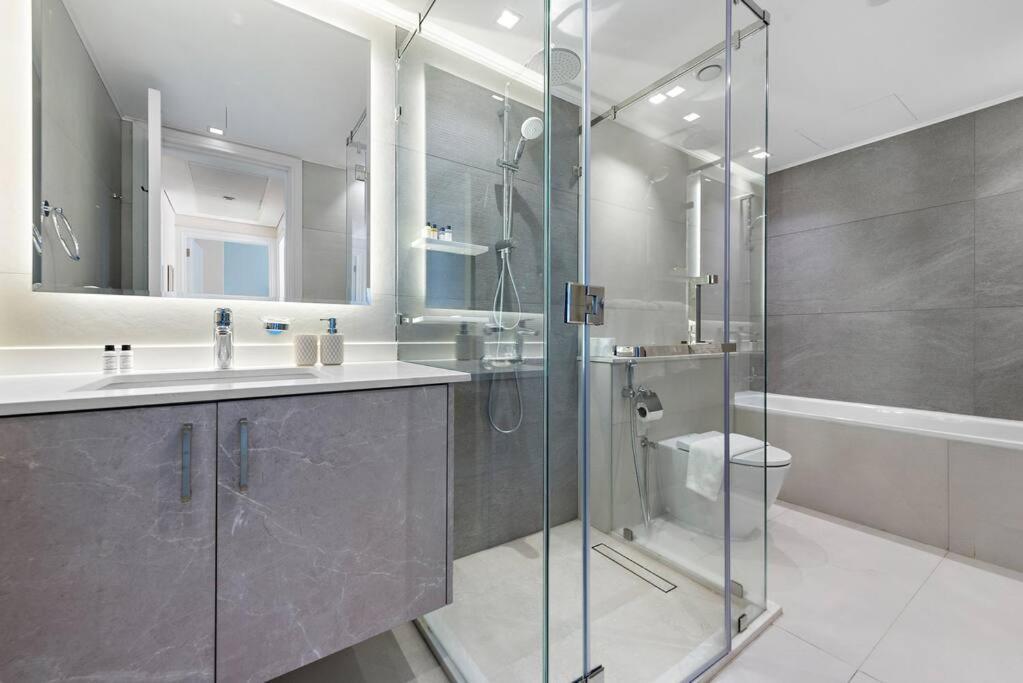Apartment First Class 3br Expansive Luxury Haven Dubai