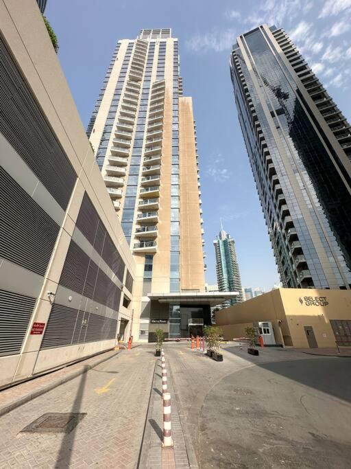 Apartment First Class 3br Expansive Luxury Haven