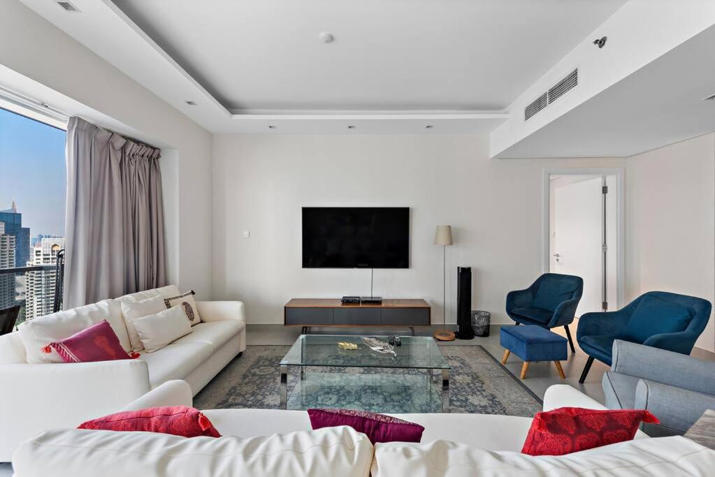Apartment First Class 3br Expansive Luxury Haven