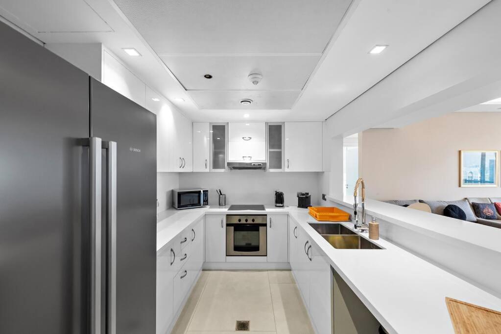 Apartment First Class 3br Expansive Luxury Haven *