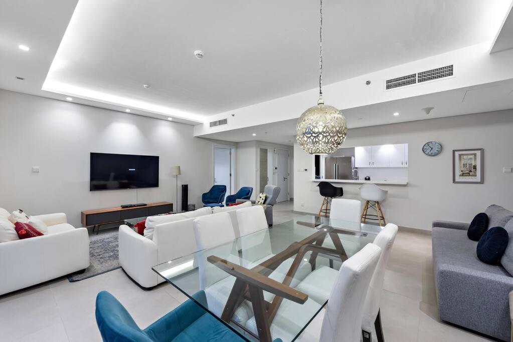 First Class 3br Expansive Luxury Haven