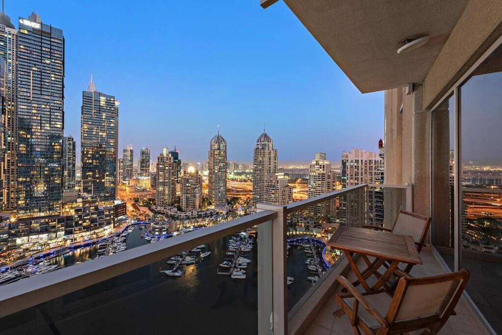 Apartment First Class 3br Expansive Luxury Haven