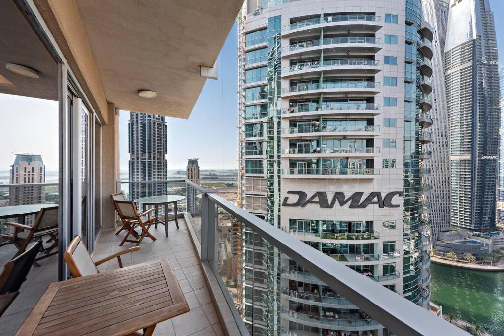 Apartment First Class 3br Expansive Luxury Haven *
