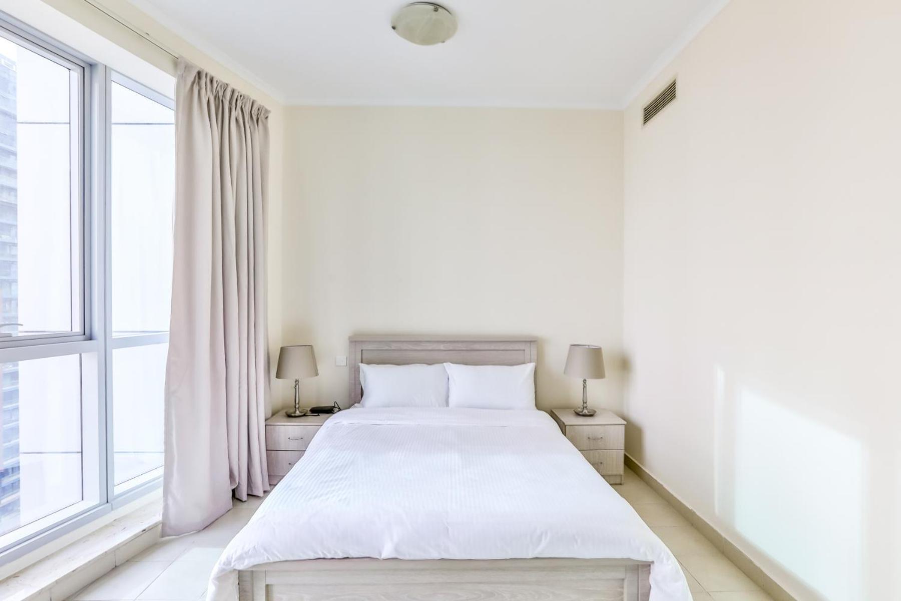 2br High Floor Torch Tower Marina Daire *