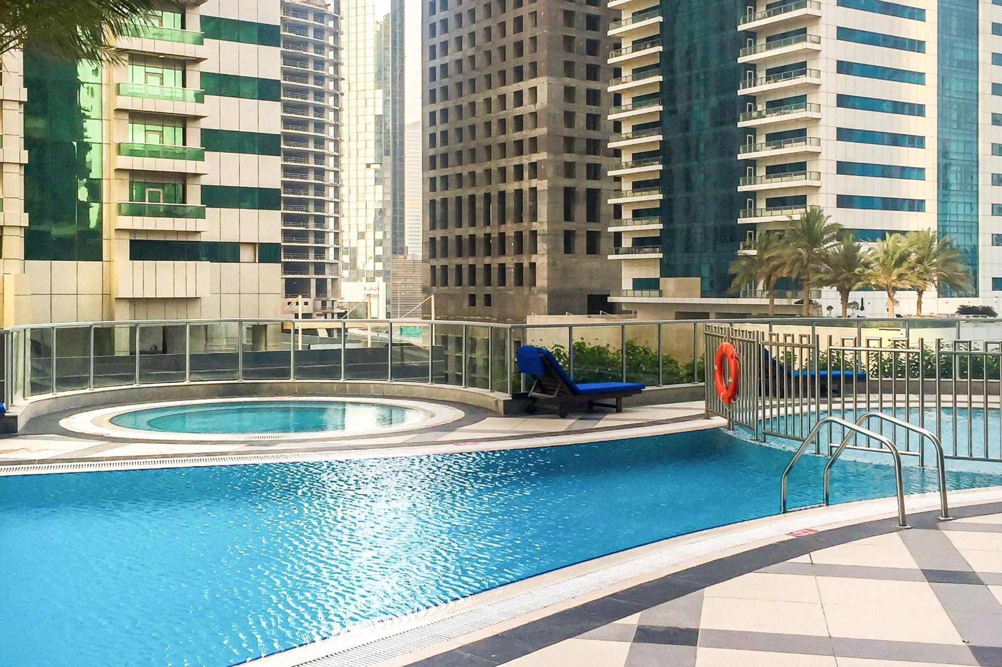 2br High Floor Torch Tower Marina Daire Dubai