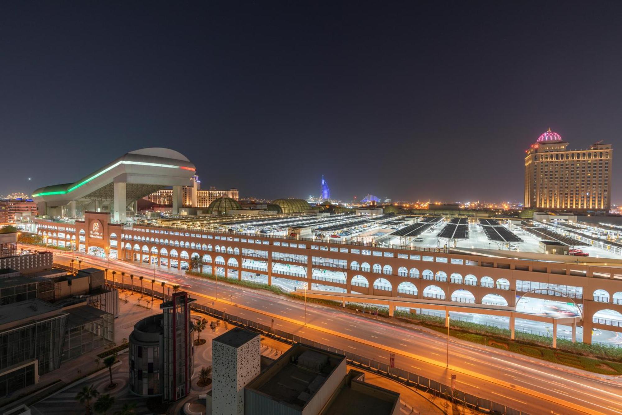 Luxury With Balcony - Mall Of Emirates Apartment Dubai
