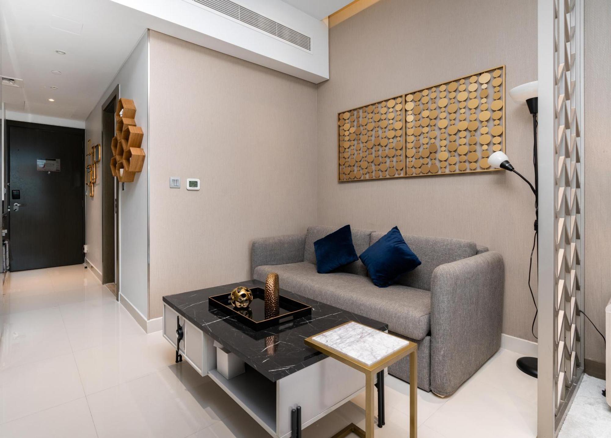 Apartment White Sage - Premium Furnished With Large Balcony