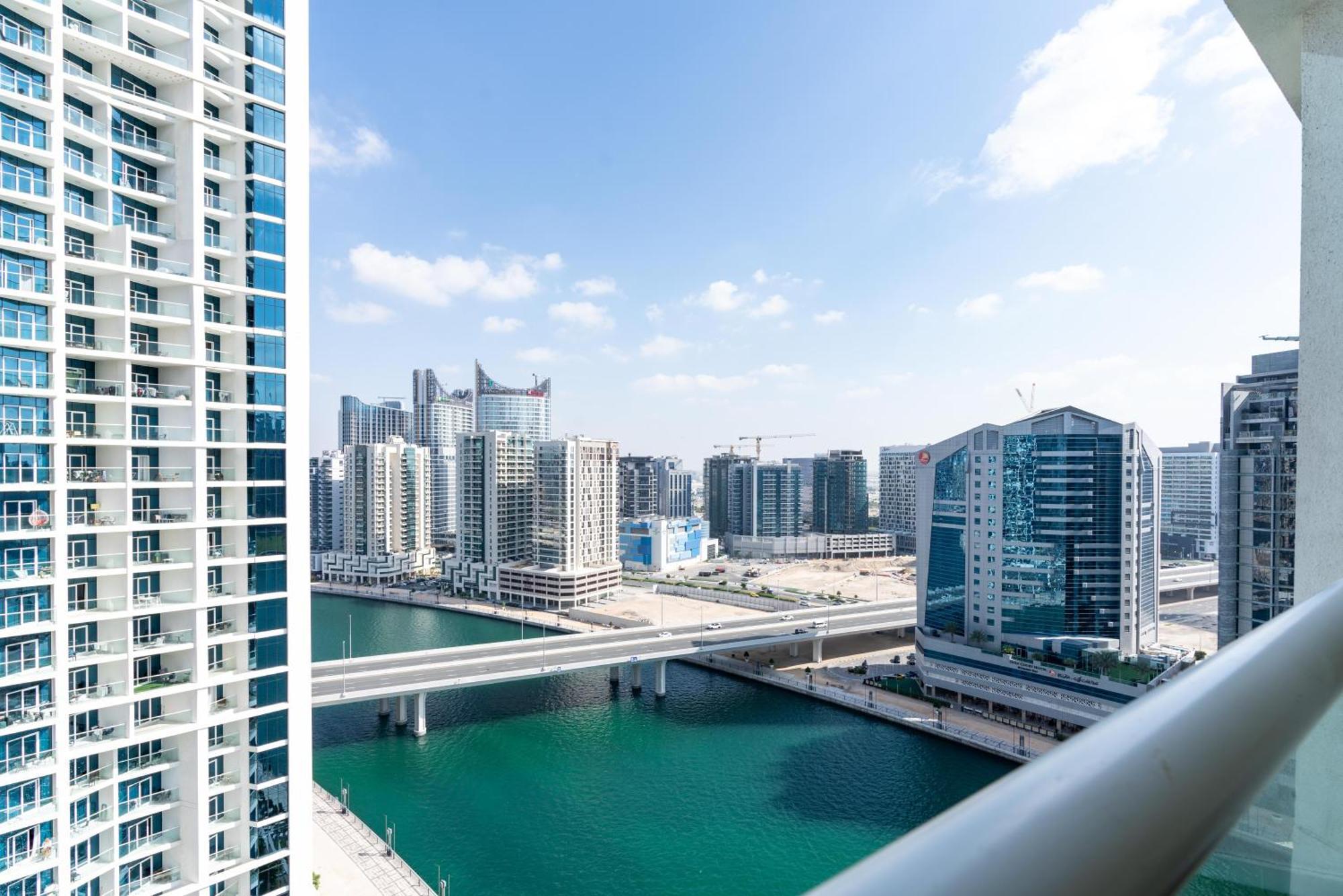 White Sage - Premium Furnished With Large Balcony Apartment Dubai
