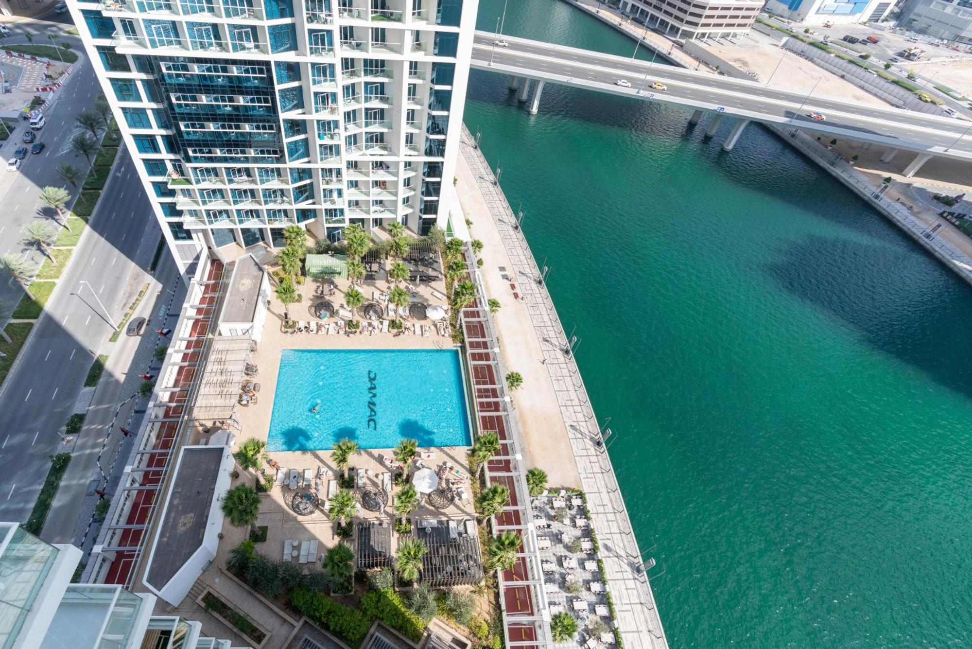 White Sage - Premium Furnished With Large Balcony Apartment