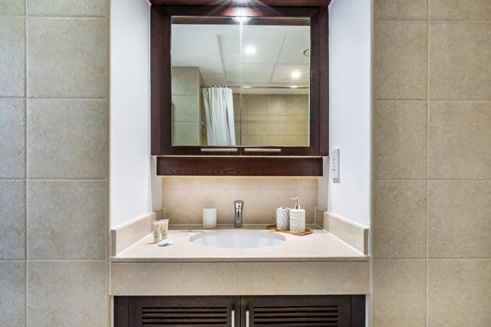 Stunning 1-bedroom With Full Burj Khalifa View - 5-min Walk To Mall Apartamento