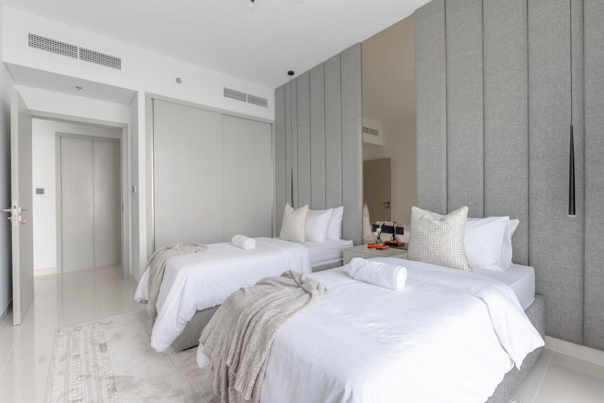 Apartment 2br Beachfront Gem With Dazzling Views Of The Palm *