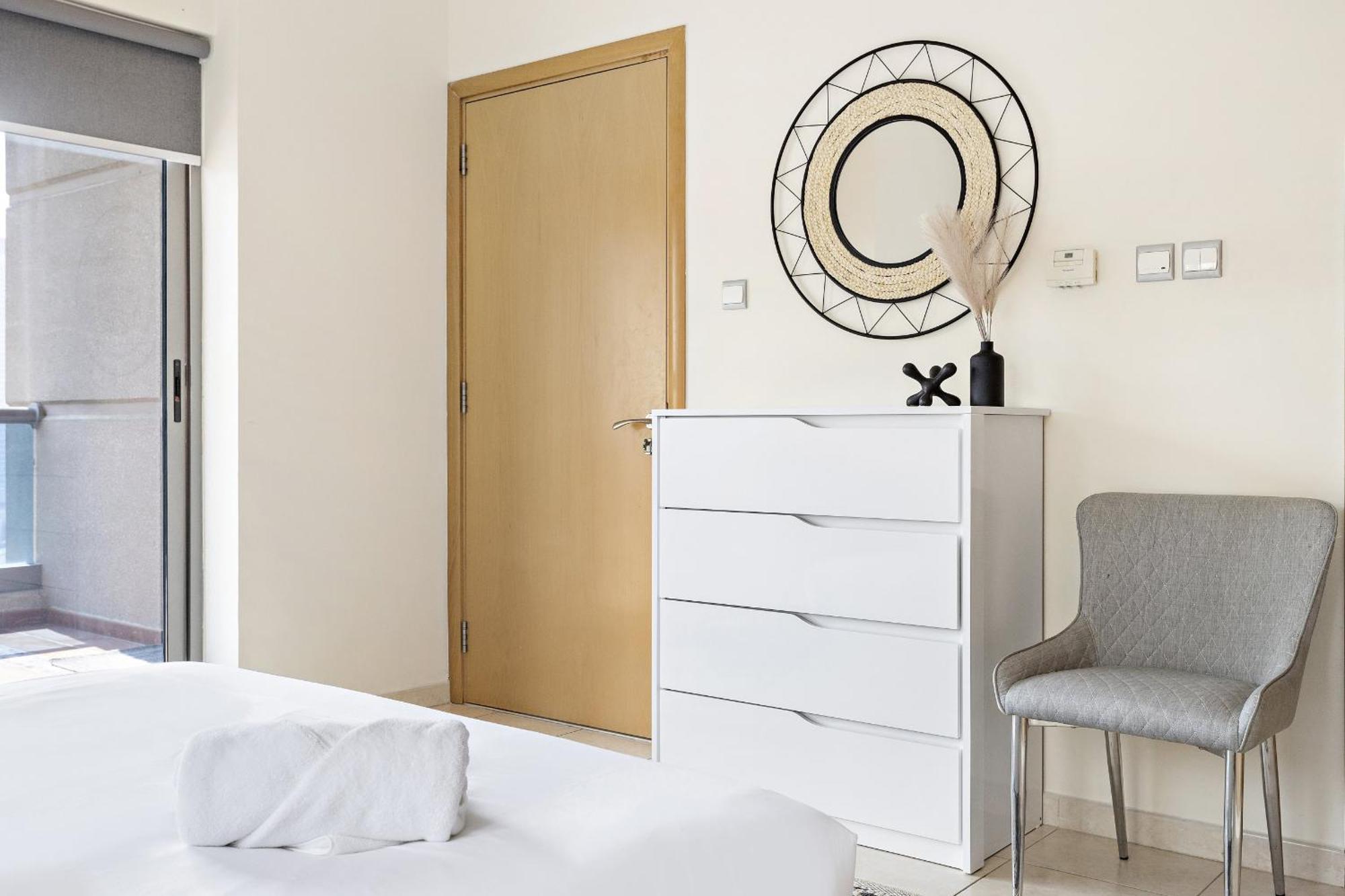Apartment Vayk - Cozy 1 Bhk In Marina Dubai