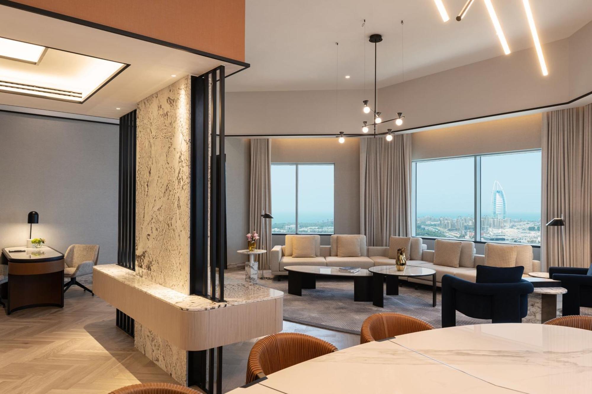 Sheraton Mall Of The Emirates Hotel, 5*