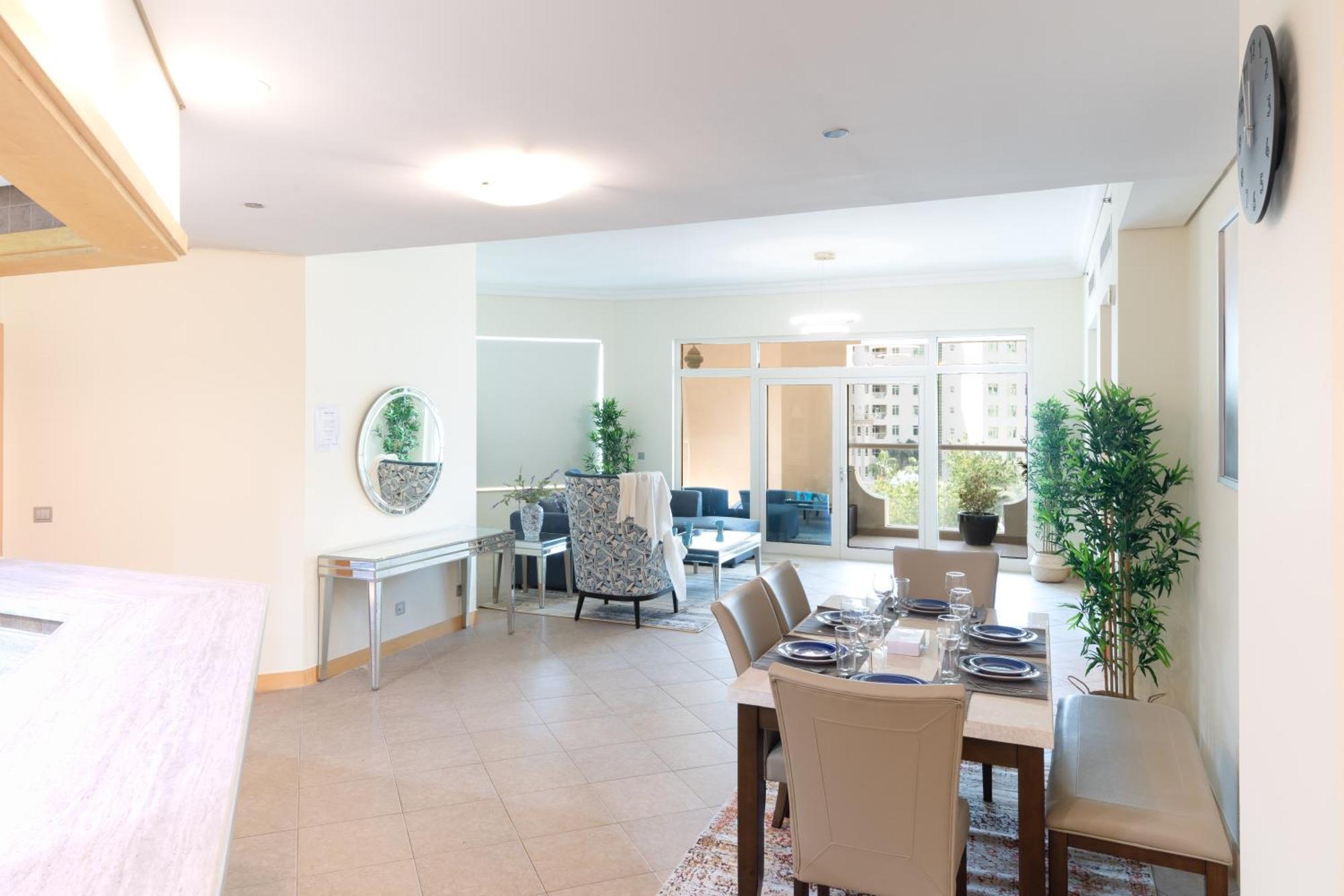 Palm Jumeirah 4br Relaxing With Access Dubai