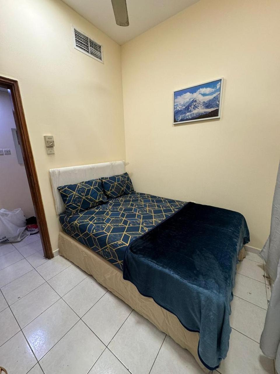 Decent Private Family With Shared Washroom Next To Burjuman Metro * Dubai
