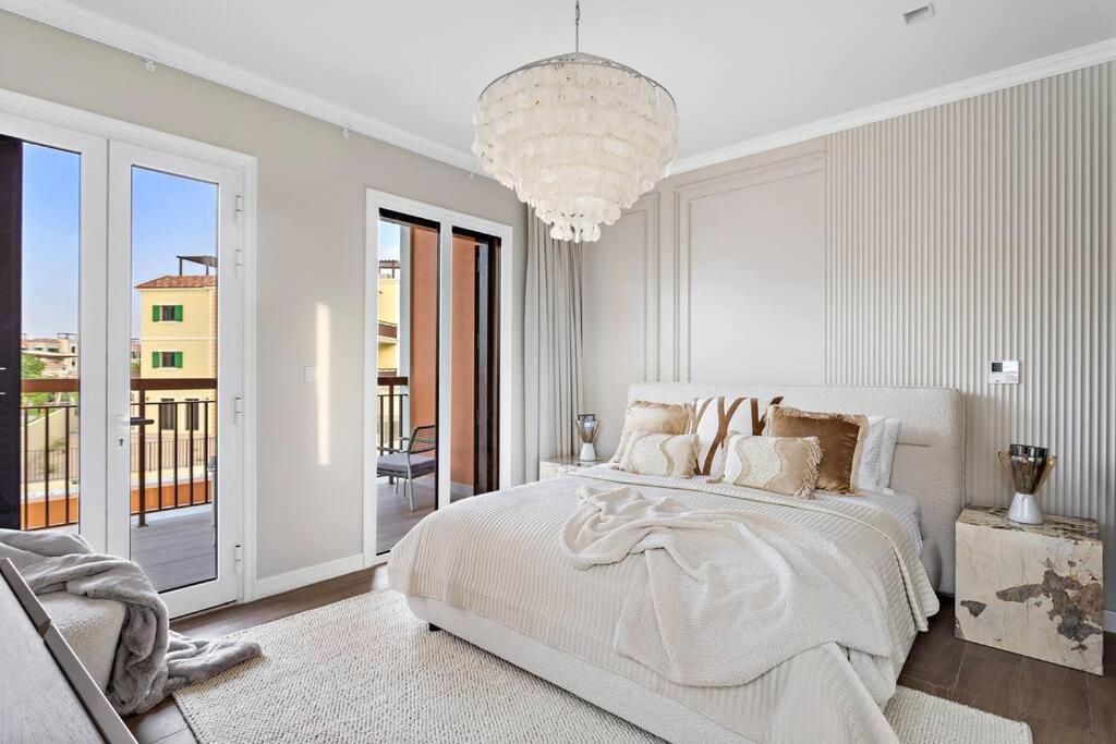 First Class Exclusive & Seaside Splendor Villa *