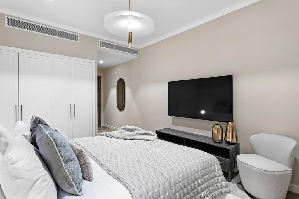 Villa First Class Exclusive & Seaside Splendor *