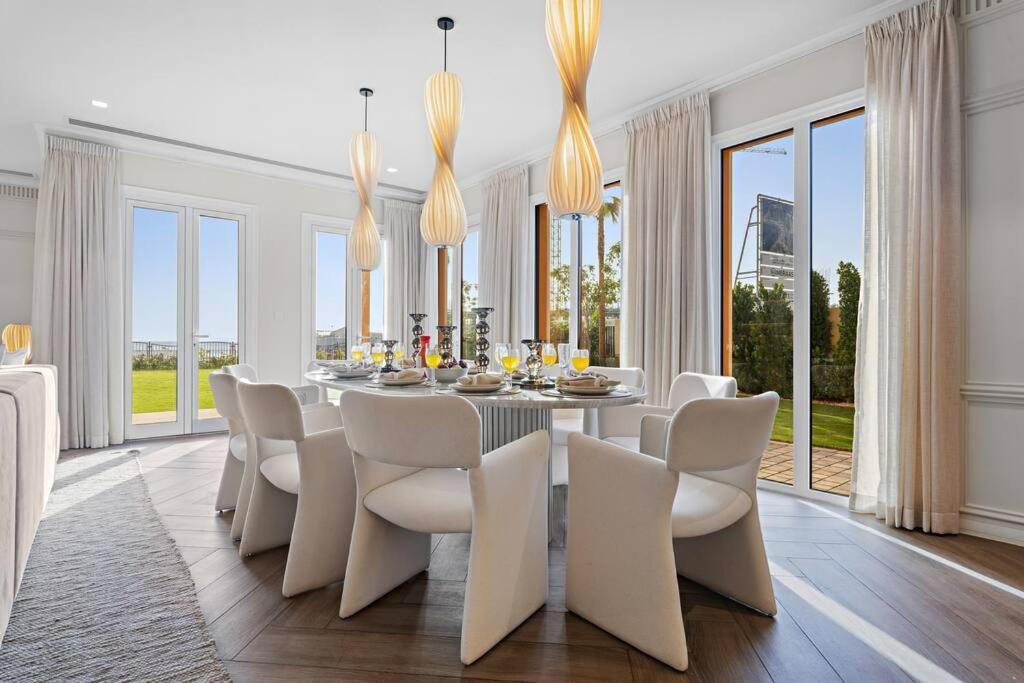 Villa First Class Exclusive & Seaside Splendor
