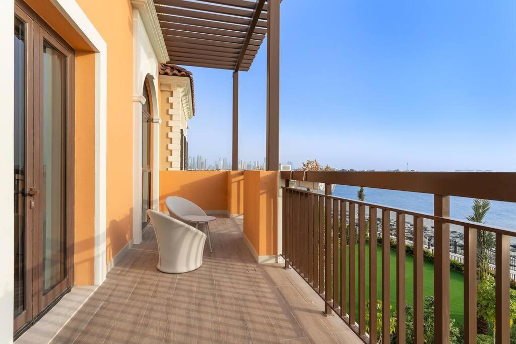 First Class Exclusive & Seaside Splendor Villa Dubai
