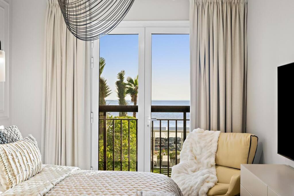 Villa First Class Exclusive & Seaside Splendor Dubai