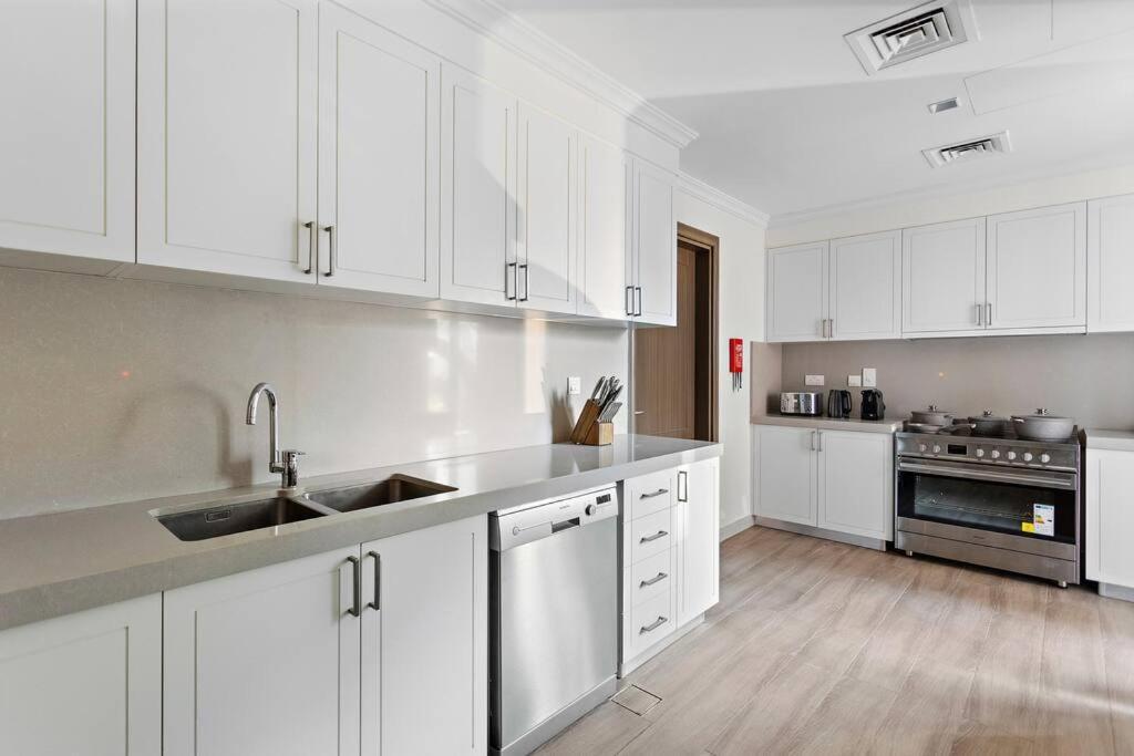 Villa First Class Exclusive & Seaside Splendor