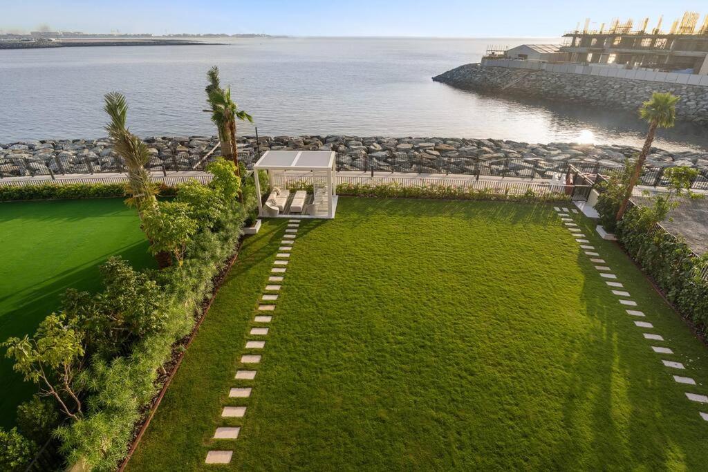 Villa First Class Exclusive & Seaside Splendor *
