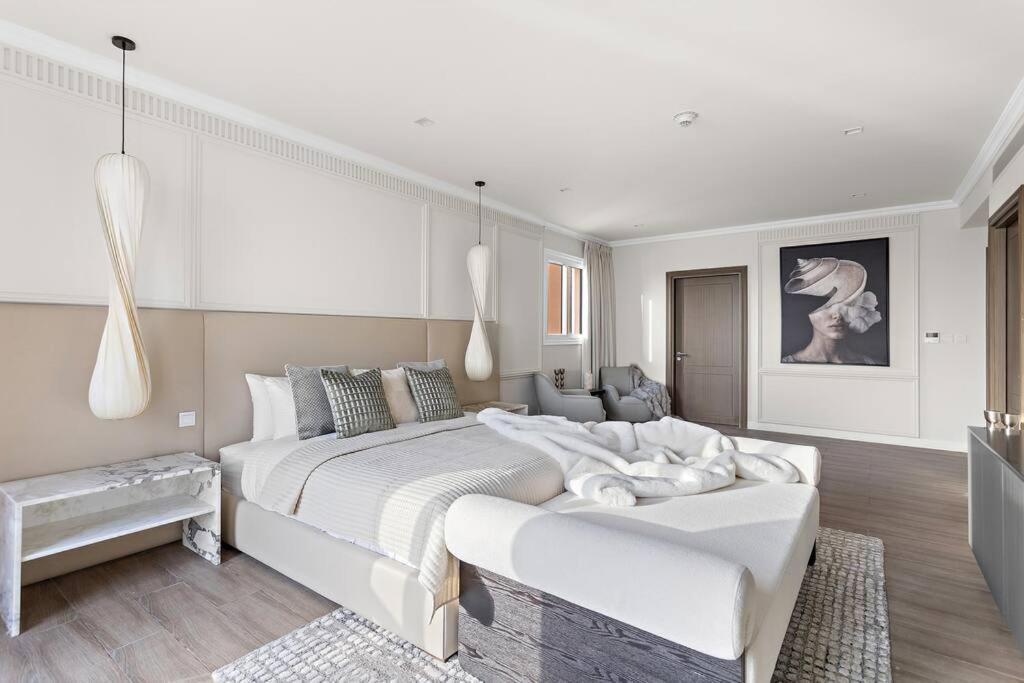 First Class Exclusive & Seaside Splendor