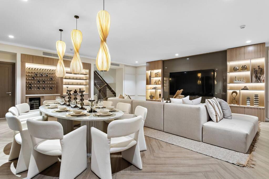 First Class Exclusive & Seaside Splendor Villa
