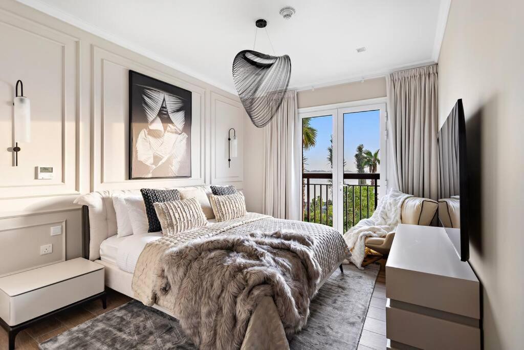 Villa First Class Exclusive & Seaside Splendor Dubai