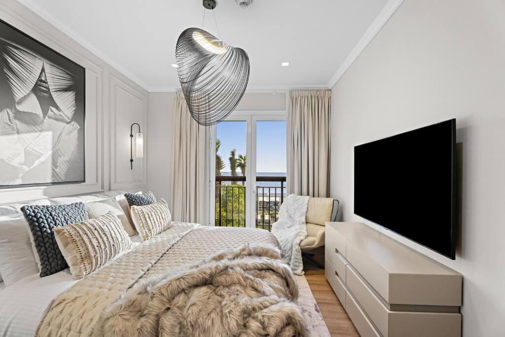 Villa First Class Exclusive & Seaside Splendor