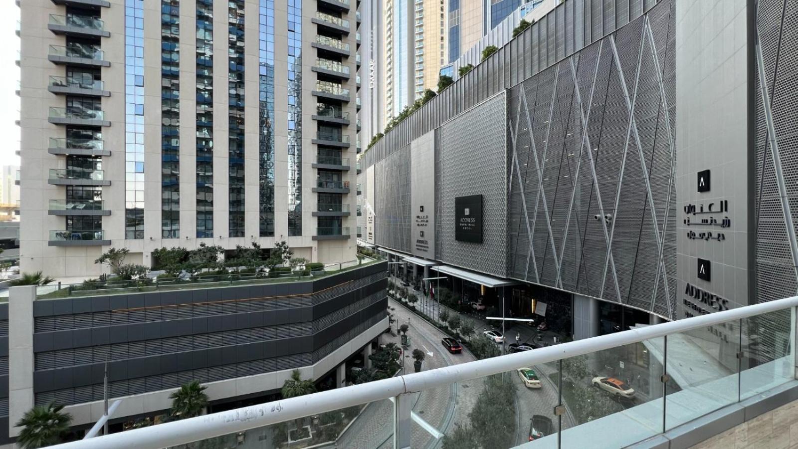 Daire 2 Minute Walk To Mall - 3 Bedroom Burj Khalifa View With Pool And