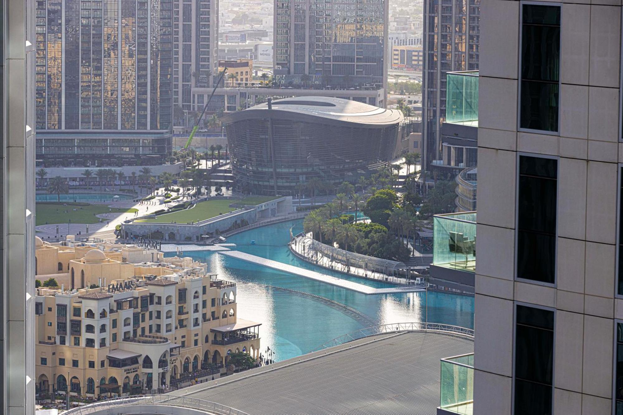 Daire 2 Minute Walk To Mall - 3 Bedroom Burj Khalifa View With Pool And