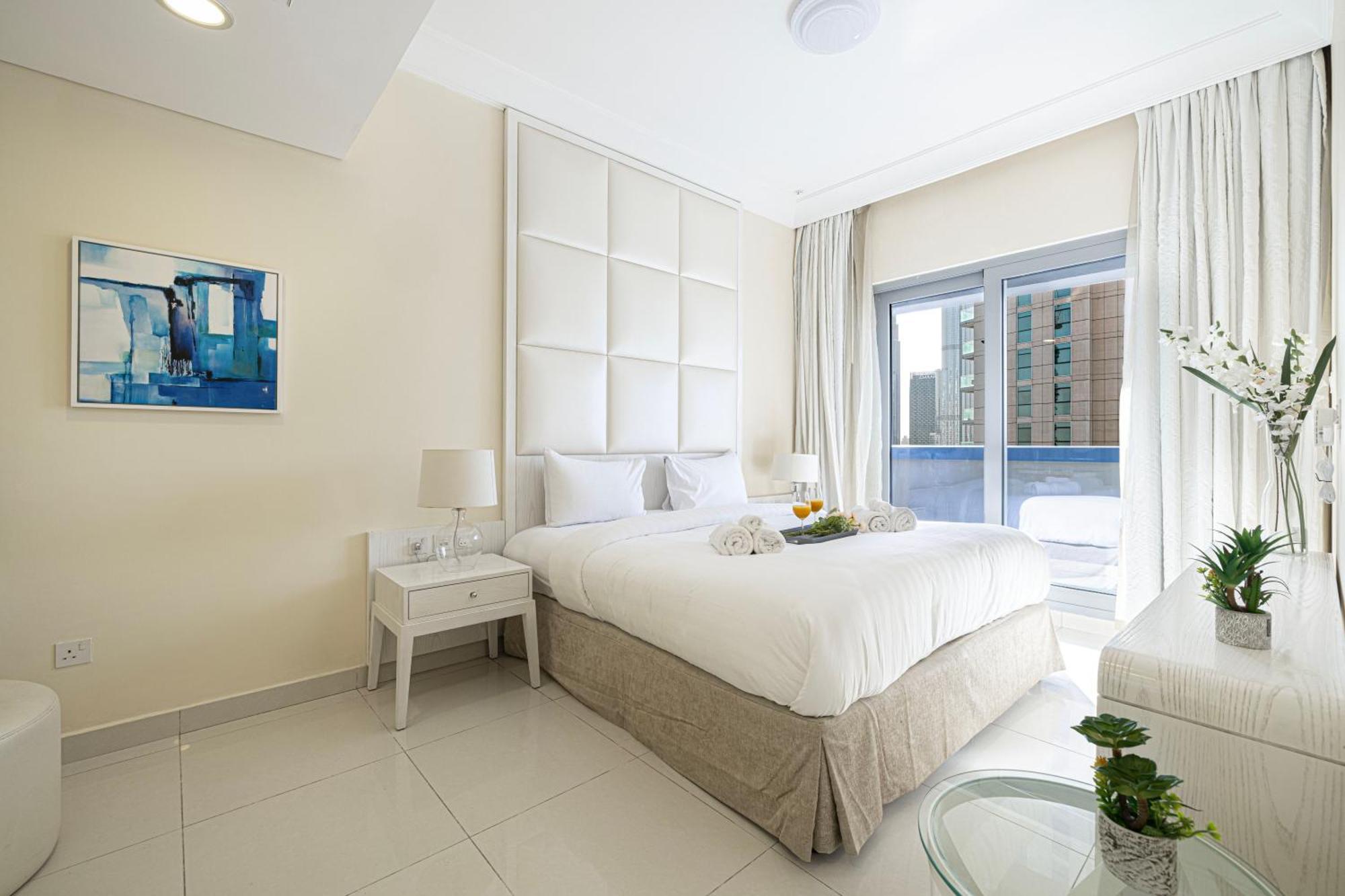 2 Minute Walk To Mall - 3 Bedroom Burj Khalifa View With Pool And Dubai