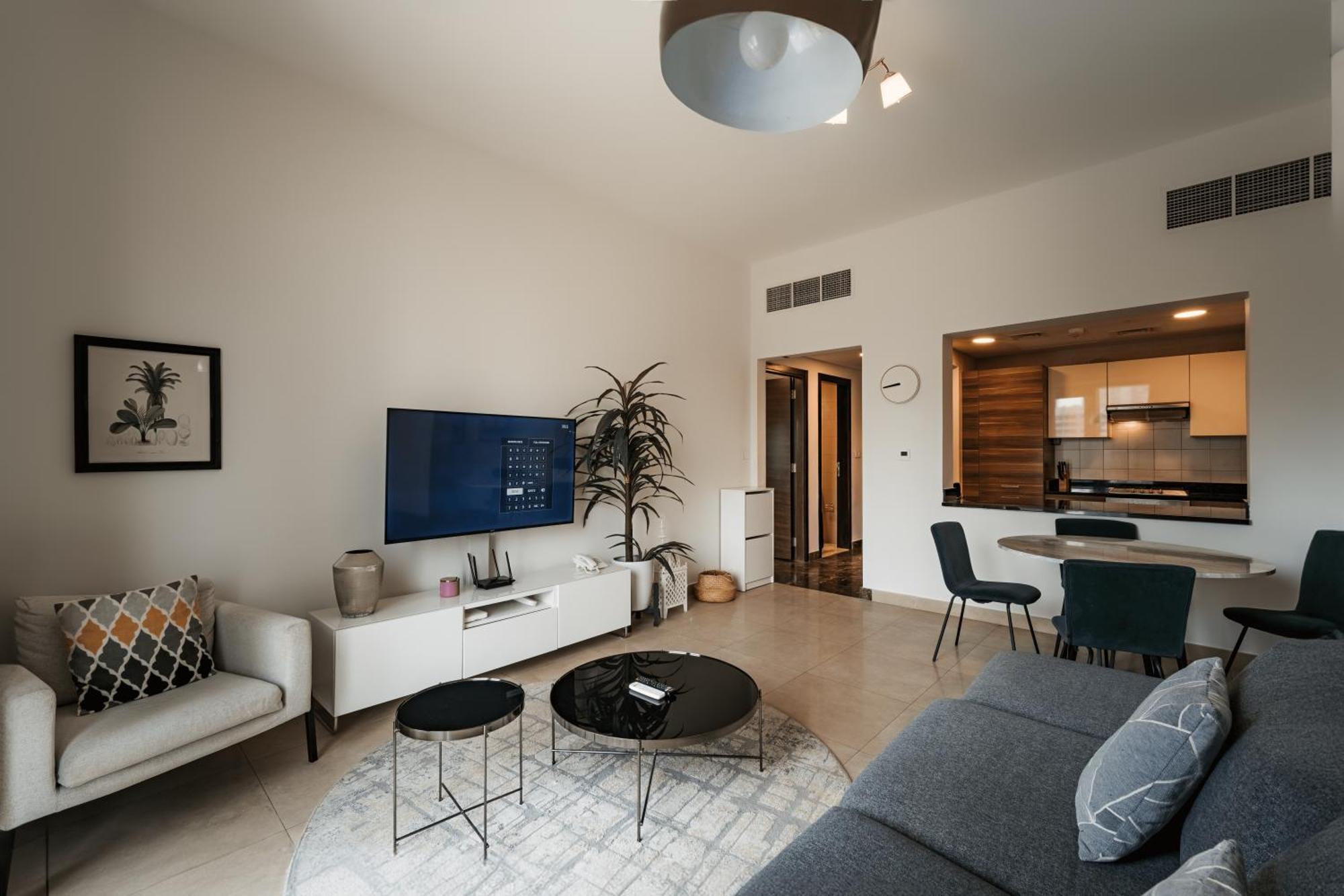 Izzzi - One Bedroom Apartment, Sparkle Tower Apartment
