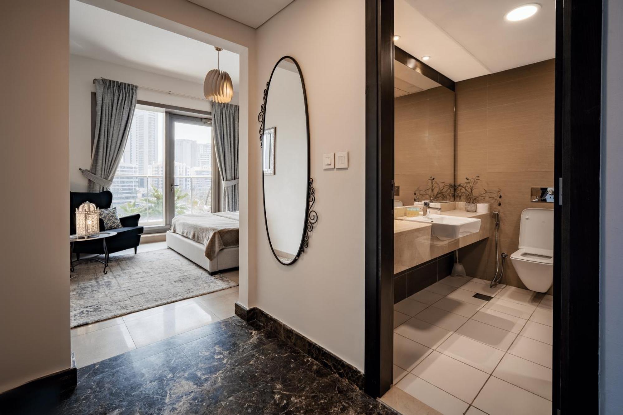 Izzzi - One Bedroom Apartment, Sparkle Tower *