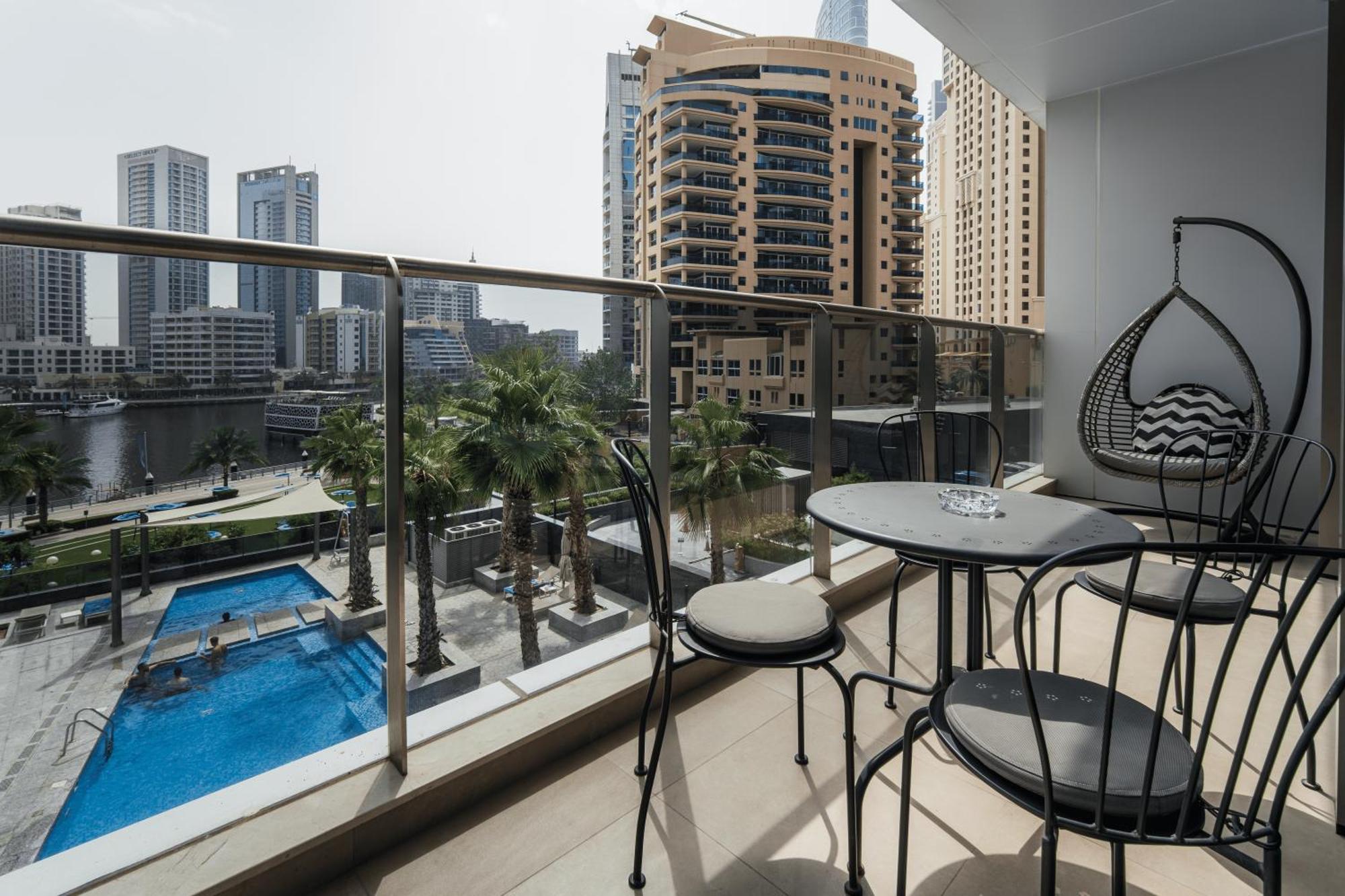 Apartment Izzzi - One Bedroom Apartment, Sparkle Tower Dubai