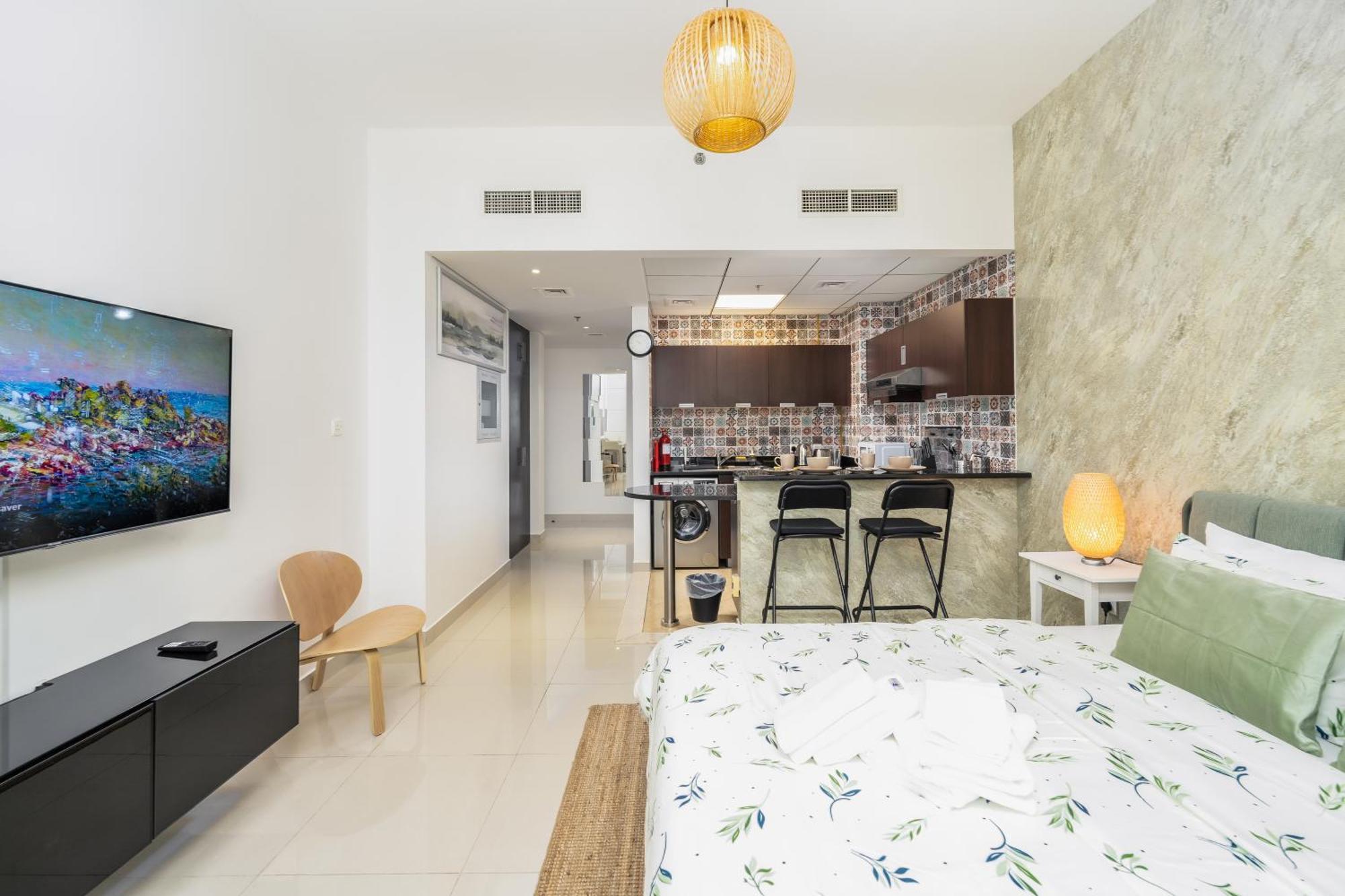 Luxury - Golf Views - Sports City, Apartment Dubai