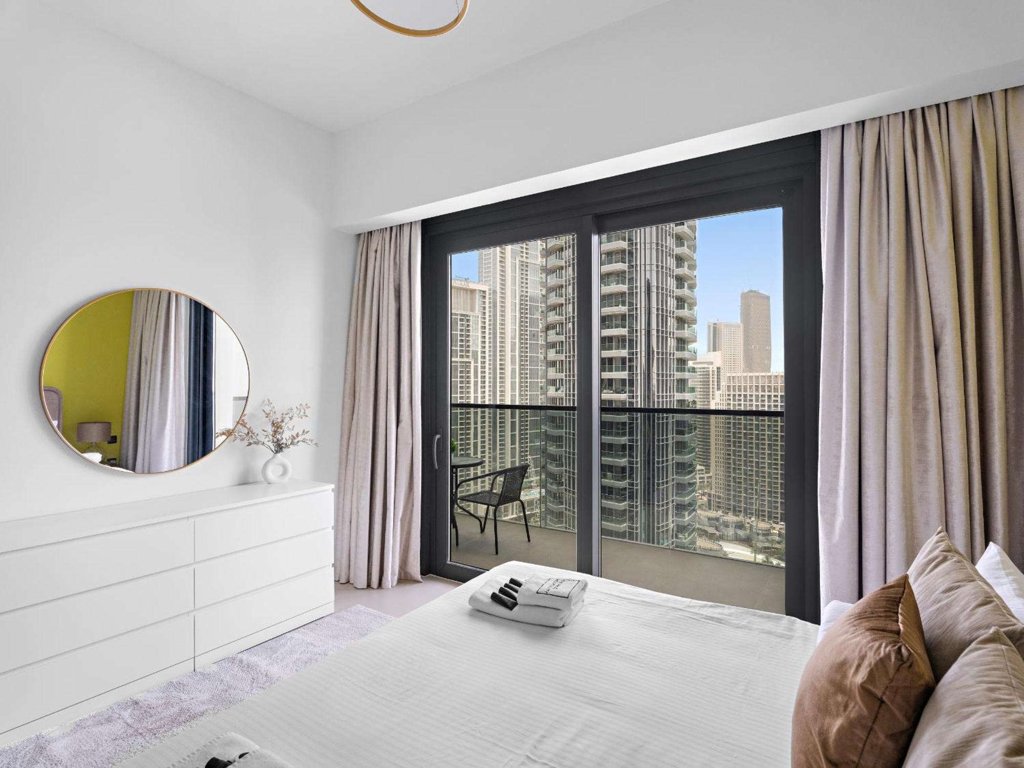 Vibrant 3bdr Plus 1 Guest In Downtown With Burj Khalifa View *