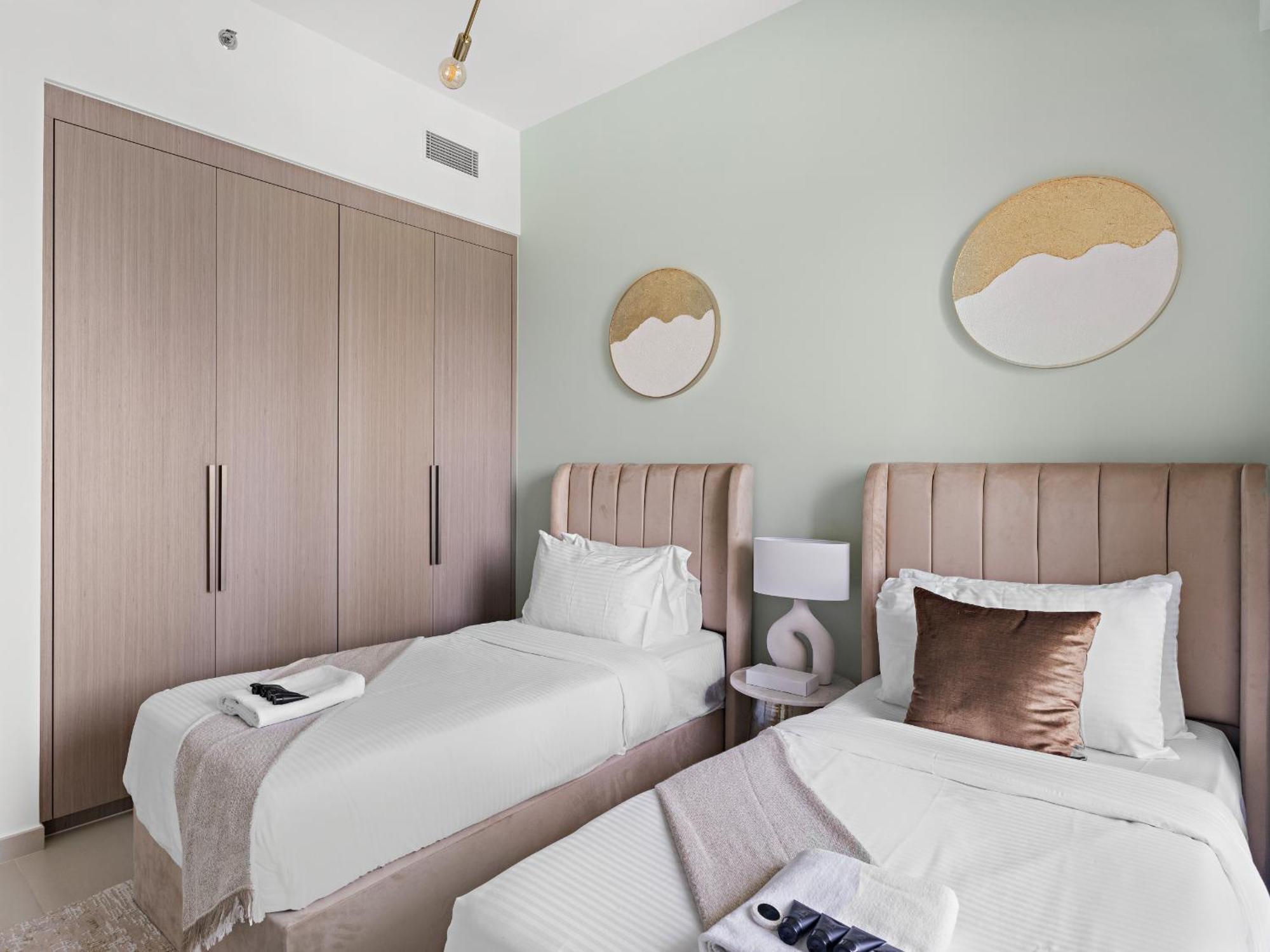 Vibrant 3bdr Plus 1 Guest In Downtown With Burj Khalifa View Dubai