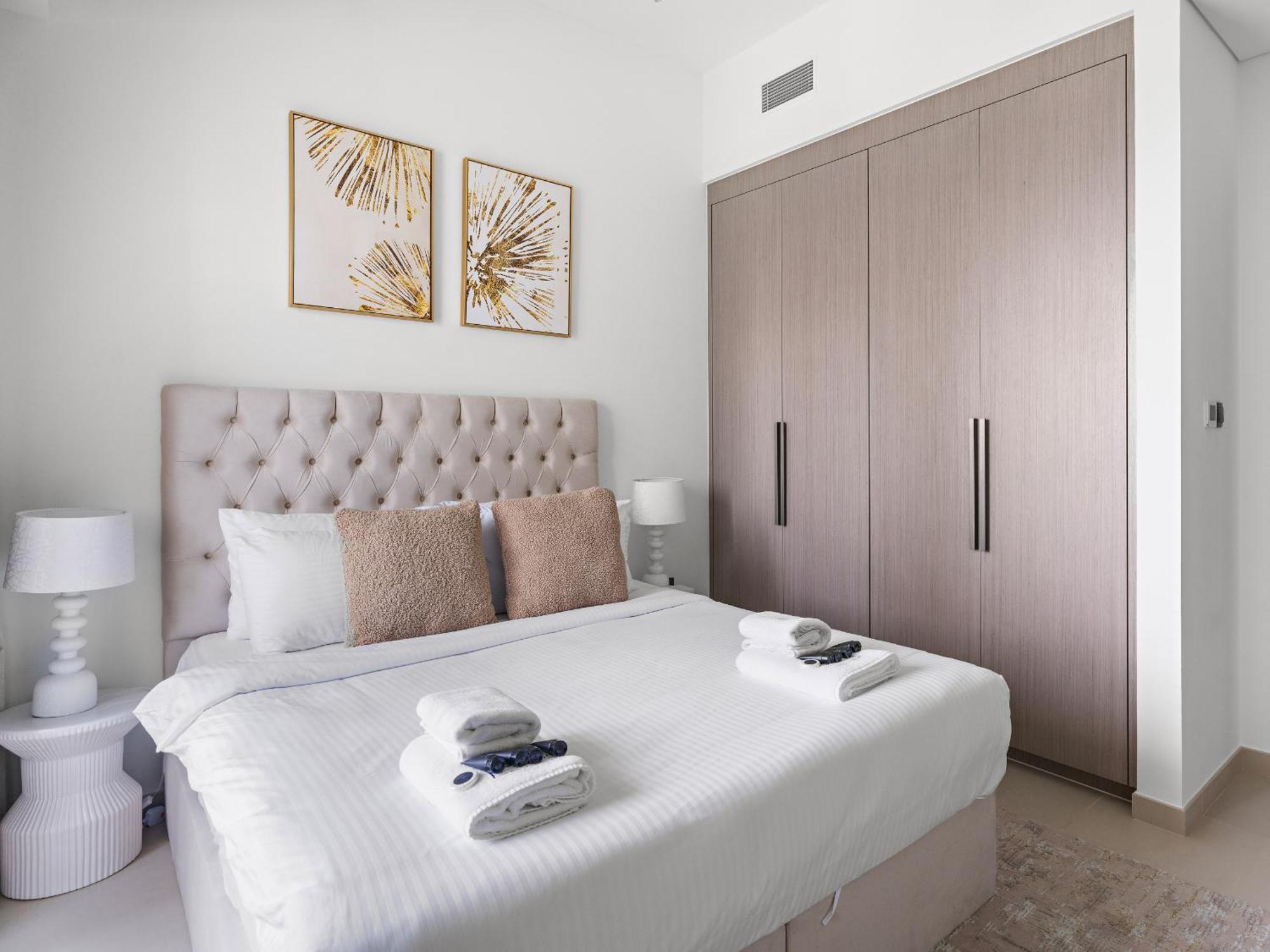 Vibrant 3bdr Plus 1 Guest In Downtown With Burj Khalifa View *