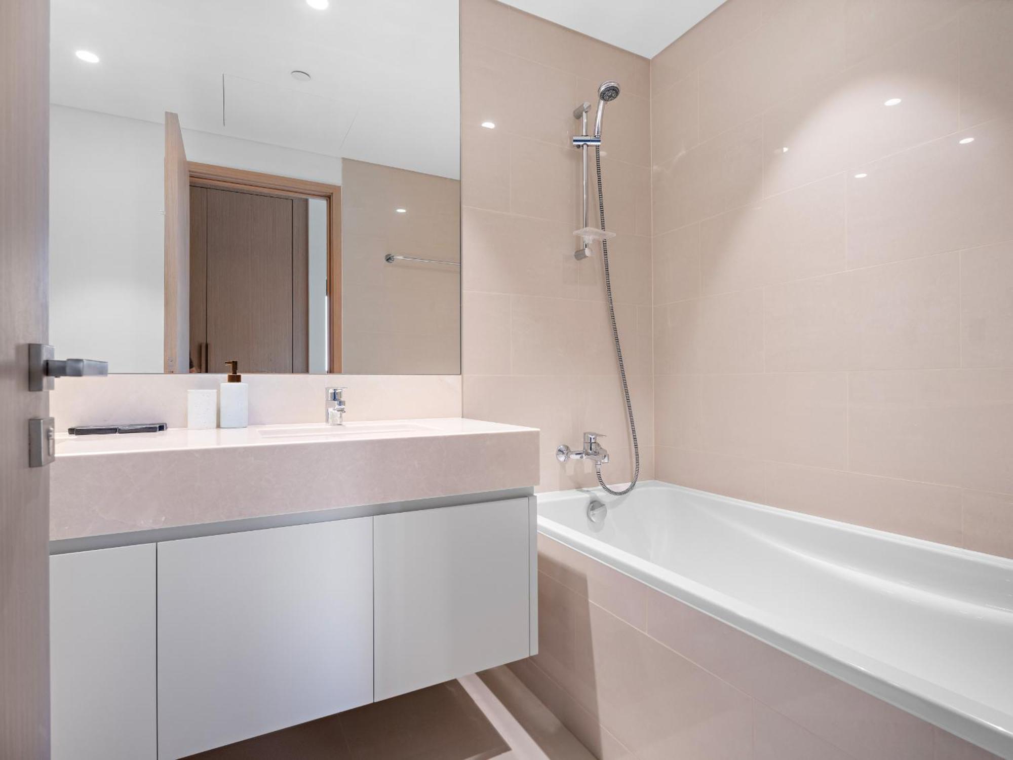Vibrant 3bdr Plus 1 Guest In Downtown With Burj Khalifa View Daire