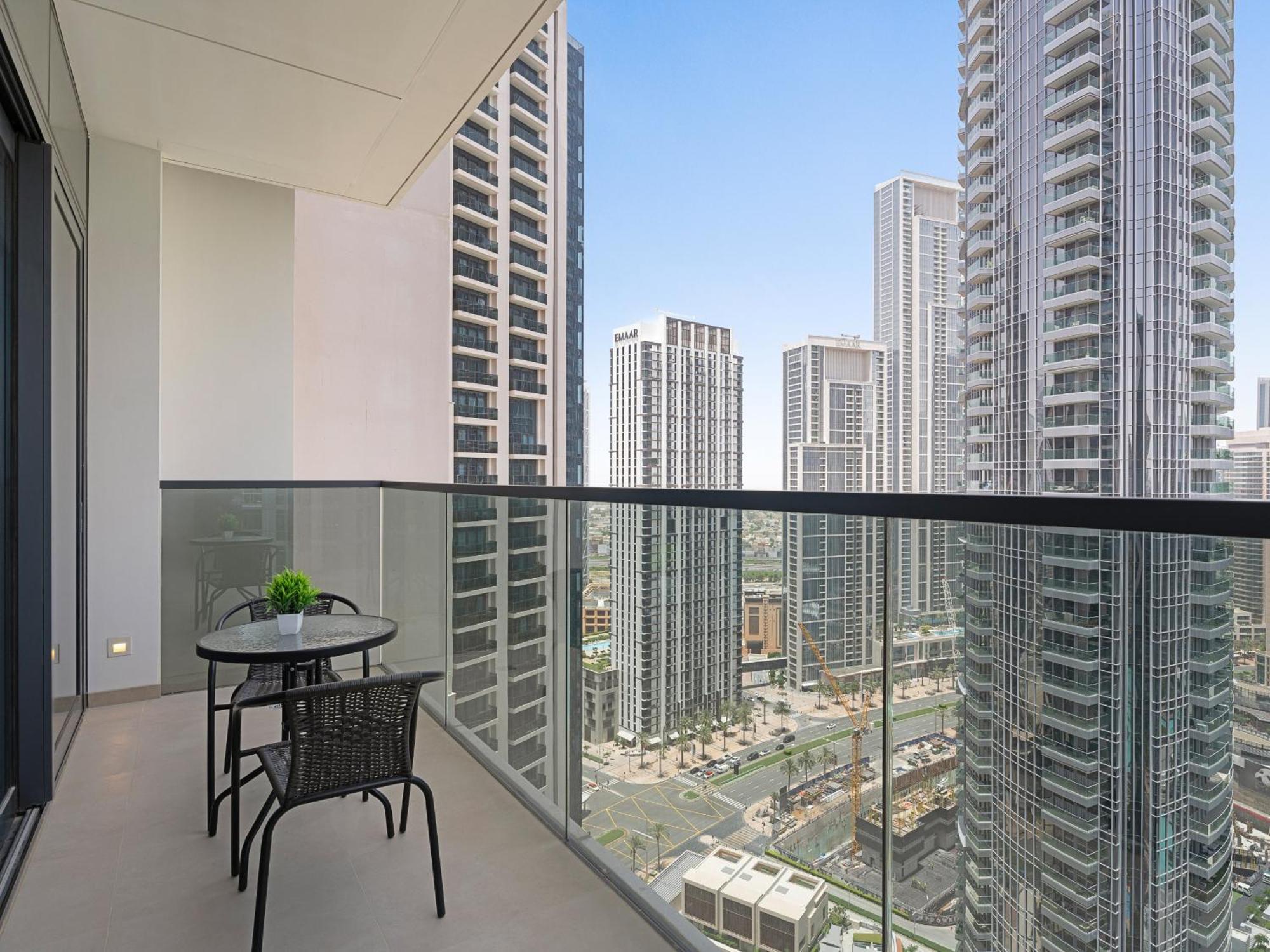 Vibrant 3bdr Plus 1 Guest In Downtown With Burj Khalifa View