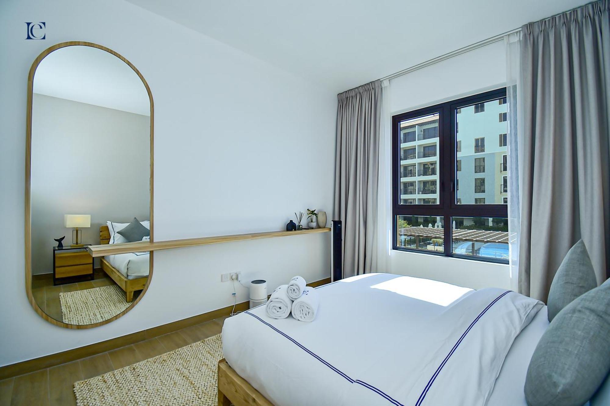 Luxury Escapes - Sea View 1bed In Port De Lamer * Dubai