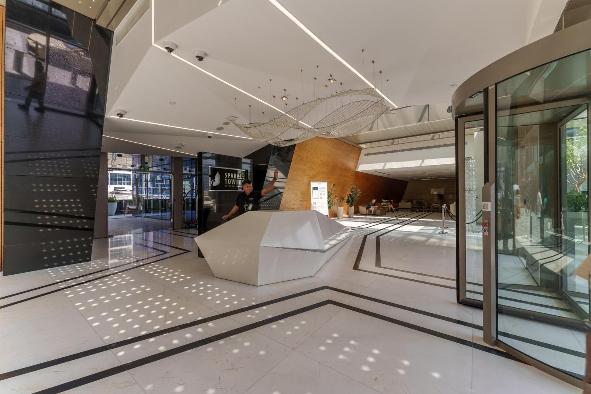 Daire Stylish At Sparkle Tower Jbr By Suiteable *