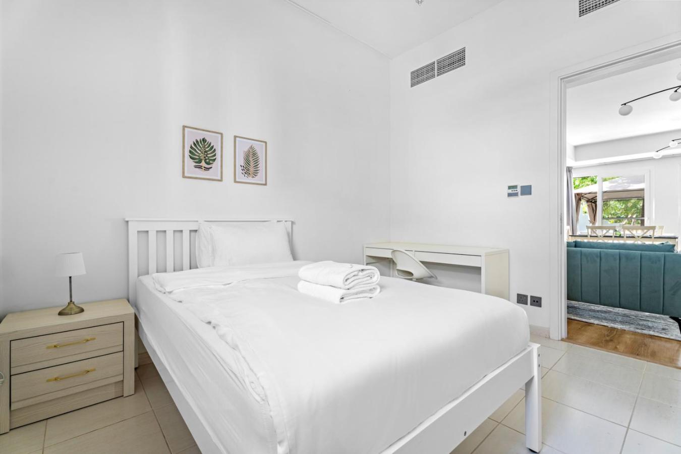 Whole 3 Bedroom With Maids House - The Springs - Privat Garden *