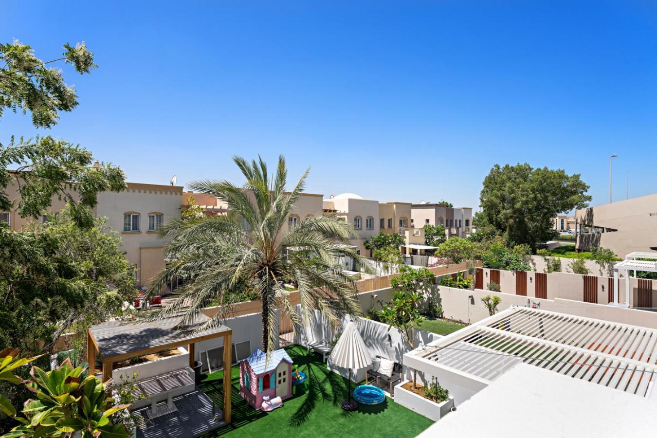 Whole 3 Bedroom With Maids House - The Springs - Privat Garden Apartment