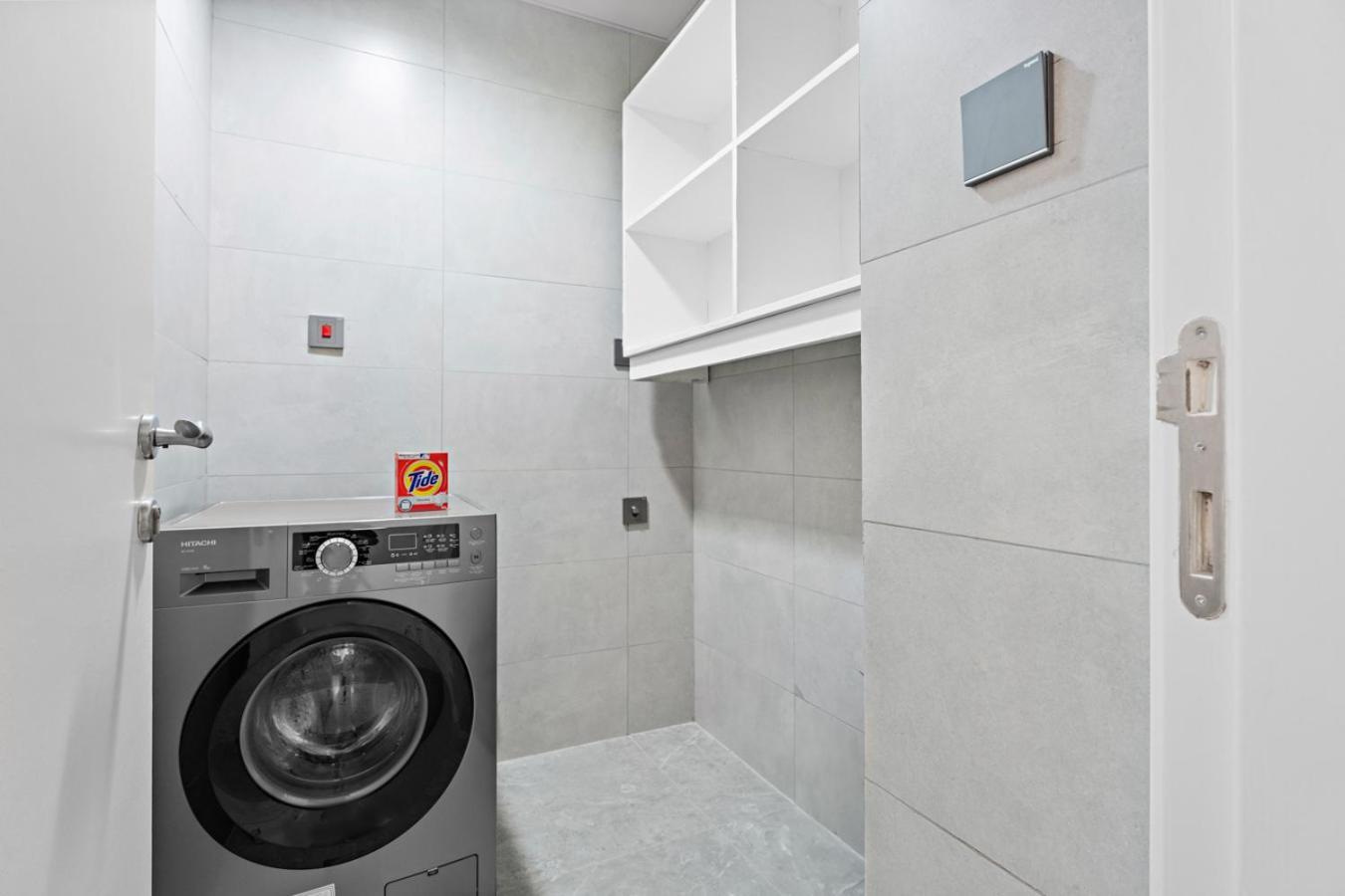 Apartment Whole 3 Bedroom With Maids House - The Springs - Privat Garden