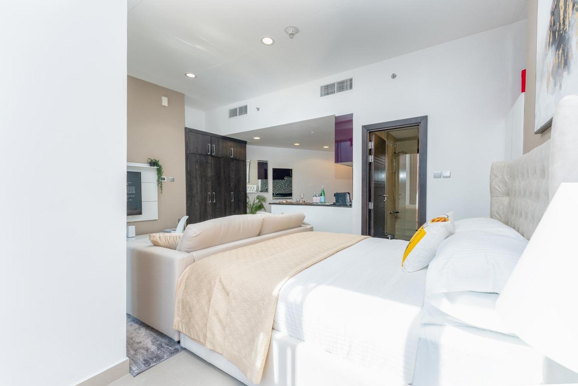 Cayan Tower - Of Choice Dubai