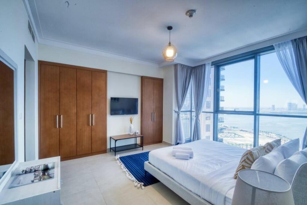 Beautifully Furnished 3br + Maids - Creek Harbour Apartment