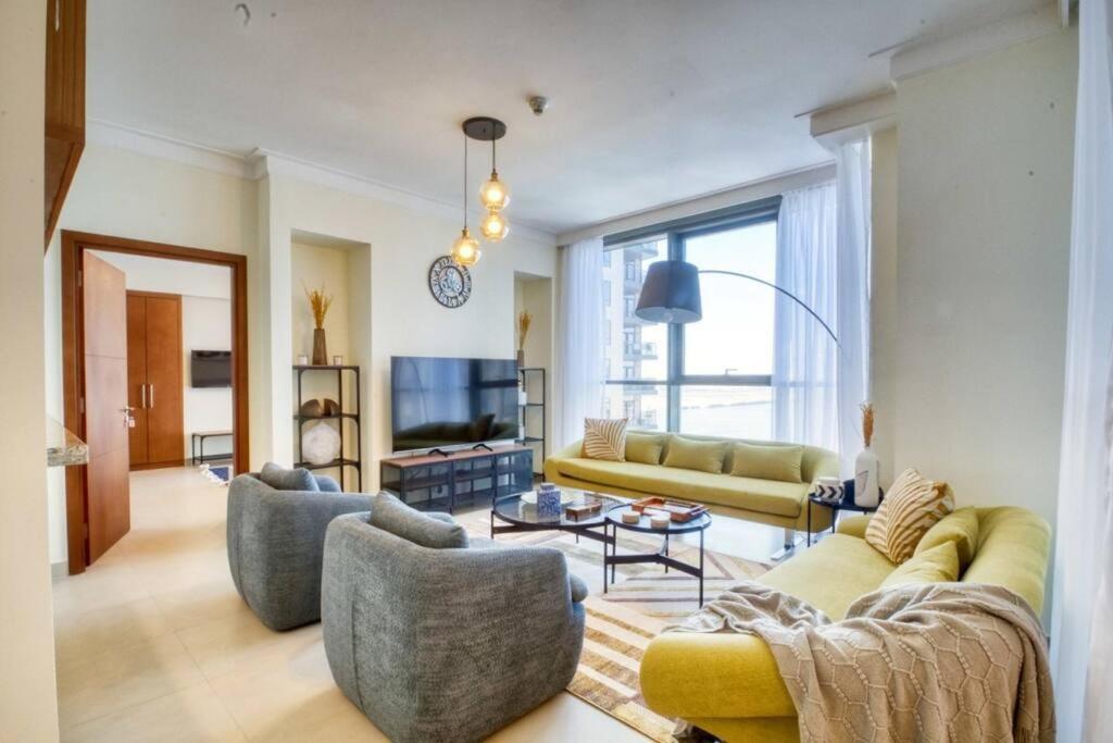 Beautifully Furnished 3br + Maids - Creek Harbour